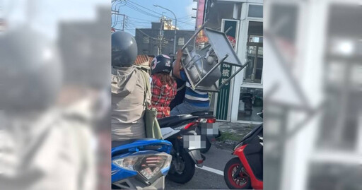 南部天氣熱炸!雙載騎士「舉洗手槽」遮陽?警一看要開罰