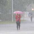 南臺灣2縣市豪雨襲擊 西部沿海也發陸上強風特報