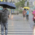 梅雨狂炸！15縣市大雨特報 一路下到傍晚
