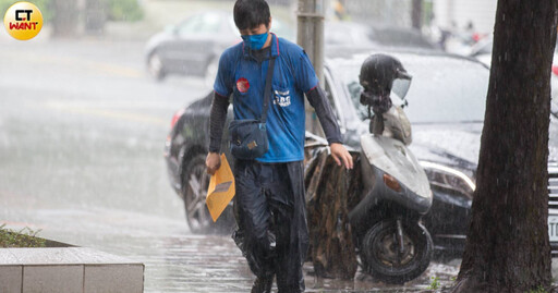 10縣市豪雨特報!西南風增強「南部雨彈狂炸」