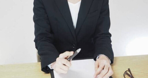 面試當天就錄取!「公司核薪主動加碼」她嚇問:有坑?過來人揭原因