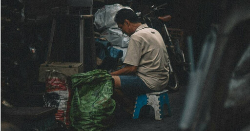 主管爸擁5房3地卻愛「撿廢品」 女兒超崩潰!一票人揭原因:不是為錢