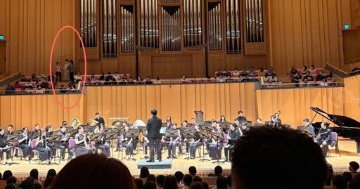 大媽硬不入座、遊覽車被館方驅離!屏東表演爭議不斷 狂美指揮氣炸