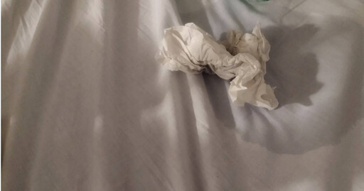 男友過夜尿床!床單、睡衣遭殃 她傻眼:是不是該買成人尿布