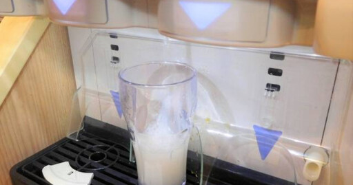 餐廳員工告誡「自助飲料機千萬別喝」 釣出同行經驗:1天沒洗就很髒