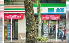 7-11、全家掛紅布條慶生互動！ 萊爾富嘆：被排擠了