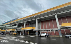 偷拍軍機場最高罰15萬、抓母蟹也違法！ 8月各項新制新法準備上路