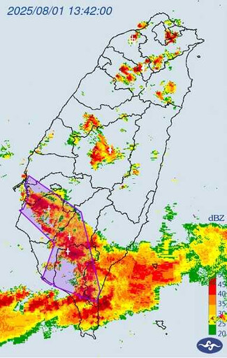國家警報響了!豪雨特報「高屏一片紅」 大雷雨狂炸9縣市
