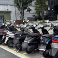 立側柱常被公審？ 他不解「為何大家怨念深」：明明硬塞車位更可恨