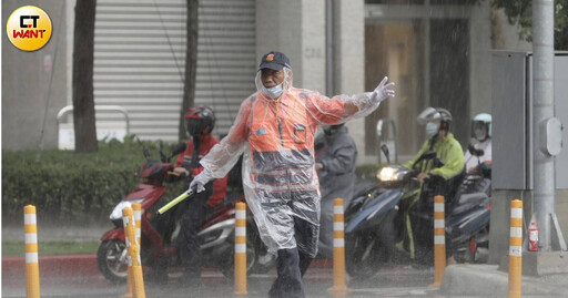 國家警報響!12縣市大雨特報 大雷雨警戒區域曝