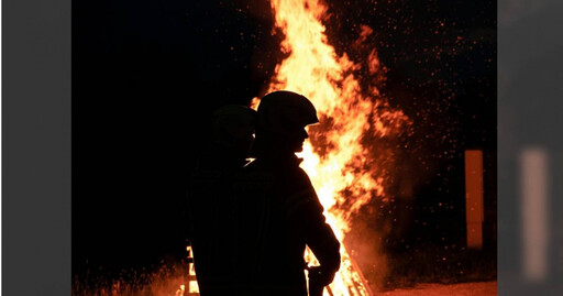 濃煙狂竄！消防員揭「火場第一視角」 一票人驚：地獄入口