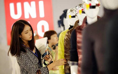 買衣服還送衣架？UNIQLO隱藏小福利曝光 超多人都不知道