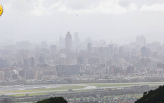半個台灣防雨彈「11縣市大雨特報」 3地大雷雨警戒狂炸1hr