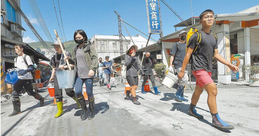 光復「這校」需要鏟子超人幫忙 受災戶在門口貼「我需要志工協助」