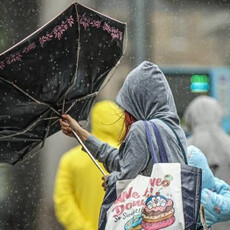 鳳凰颱風壓境！明天4縣市放颱風假 全台停班課資訊一次看