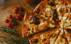 台客16人吃5披薩遭公審！ 義大利老闆嗆「滾吧該死」道歉了