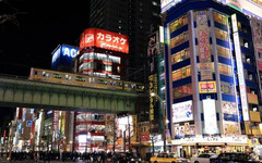 逛日本藥妝店！台灣阿姨刷卡碎念「選什麼幣別」 全店台人齊喊1句話