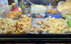 見國中生買炸銀絲卷！他驚呼「油量超恐怖」 網反駁：根本極致美味