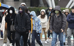 今變天「剩16度越晚越冷」雨下不停 明清晨跌破12度