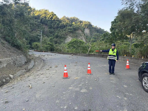 影/嘉義6.4強震！嘉145-1線「落石坍方」 雙向道路阻斷