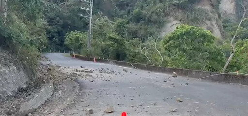 影/嘉義6.4強震！嘉145-1線「落石坍方」 雙向道路阻斷