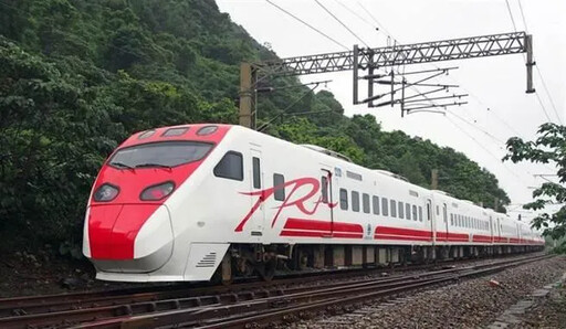 汐止=五堵電車線突掉落!普悠瑪號受困汐止待援