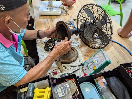 組筆電像拼樂高、熱水壺自己換零件 創新設計讓消費者變身修理達人