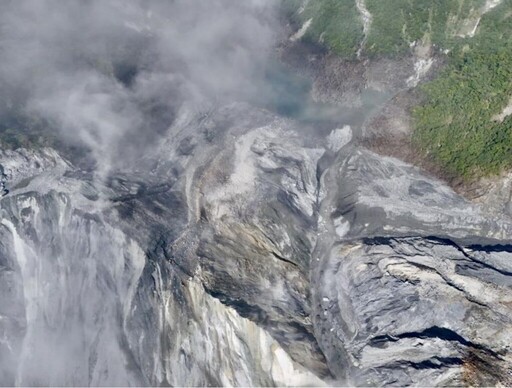 馬太鞍溪堰塞湖水量減 農業部評估開溪床便道上溯11公里挖壩