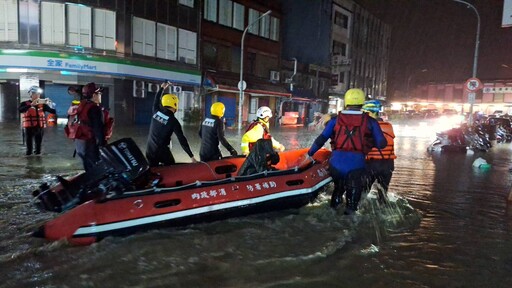 蘇澳再現15年前淹水惡夢 鳳凰颱風成1967年以來首個11月登陸颱