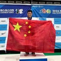 穿TPE隊服高舉五星旗！李東憲自爆「拿中國身分證」 台戶籍恐被撤銷