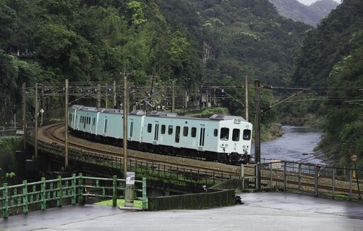 甜點觀光列車來了！「南港直達宜蘭」賞百萬海景 米其林星廚推5必吃