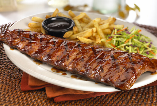 TGI FRIDAYS崇德店 5/5試營運！首三日「炭烤豬肋排」買一送一 手刀快搶