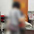 好市多員工制止沒用！3位阿姨狂裝「免費碎洋蔥」 網怒：誰家的媽媽
