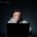 好奇點「未滿18歲」！系統秒跳到兒童頻道 網笑噴：香蕉哥哥的陰謀