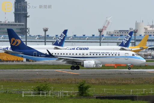 高空驚魂！飛機板金掀翻「乘客狂唸阿彌陀佛」 華信航空回應了