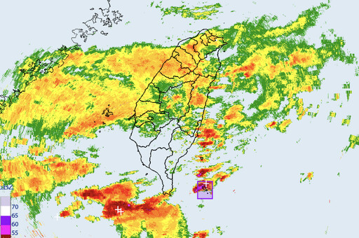 快訊／下班小心！15縣市發布豪大雨特報 台東縣慎防雷擊