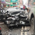 78歲老董暴衝肇事！連撞6車釀8傷 特斯拉駕駛正式提告了