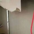 男砸244萬買法拍屋！裝修天花板掉出鈔票 一數震驚：總額3.1億