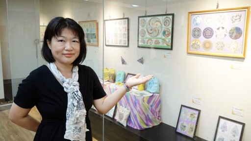 禪繞畫千變萬化！彭美華師生聯展在彰化市立圖書館展出