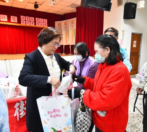 彰化縣啟動低溫關懷 發放街友熱食及禦寒用品