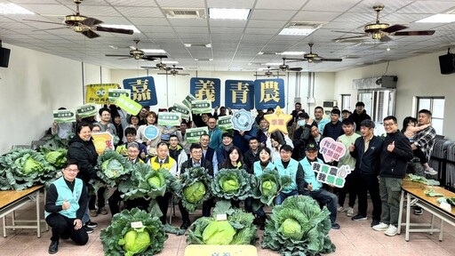 首屆巨大高麗菜比賽落幕 布袋鎮青年農民奪冠