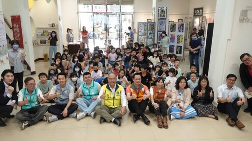 彰化忠孝國小美術班畢業美展 學童創意驚艷市圖展覽室