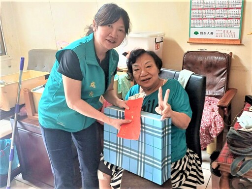 端節前夕 嘉榮服處探訪獨居年長榮民眷