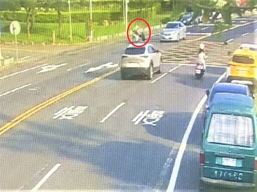全新外送箱置路邊 公園警調閱監視器尋失主