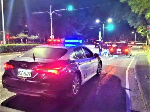 不勝酒力嘔吐車內 竹園警維護交通安全迅速應處