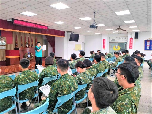 協助官兵轉銜職場 嘉義榮服處前進營區辦理權益說明會
