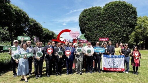 彰化縣醫療器材商業同業公會捐25萬 冠名贊助大葉愛心樹助學