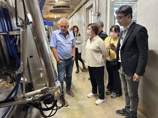 彰化縣府參訪丹麥達爾姆農業學院 借鏡智慧畜牧綠色農業經驗