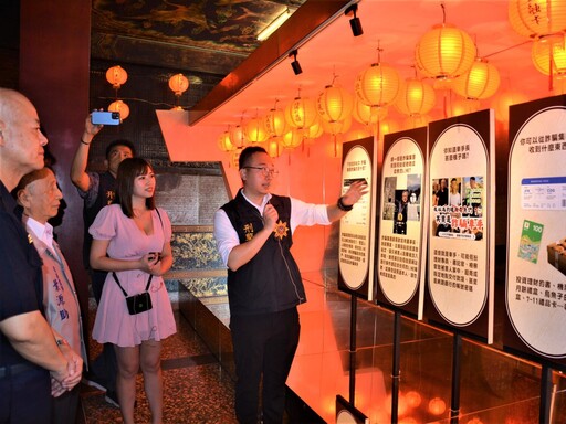 神明看透識詐騙 嘉市警攜手城隍廟推出防詐行動特展