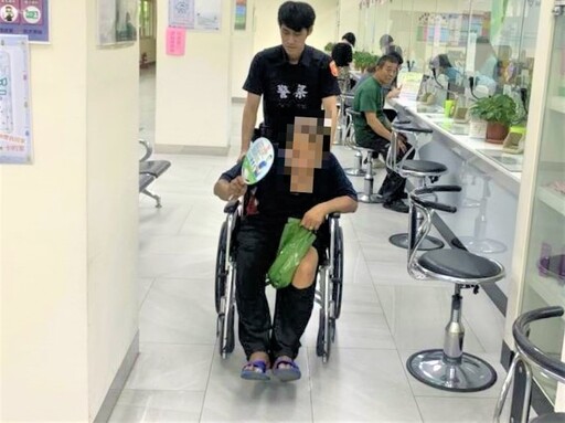 貼心協辦郵務 身障翁感謝北門警熱心的幫忙